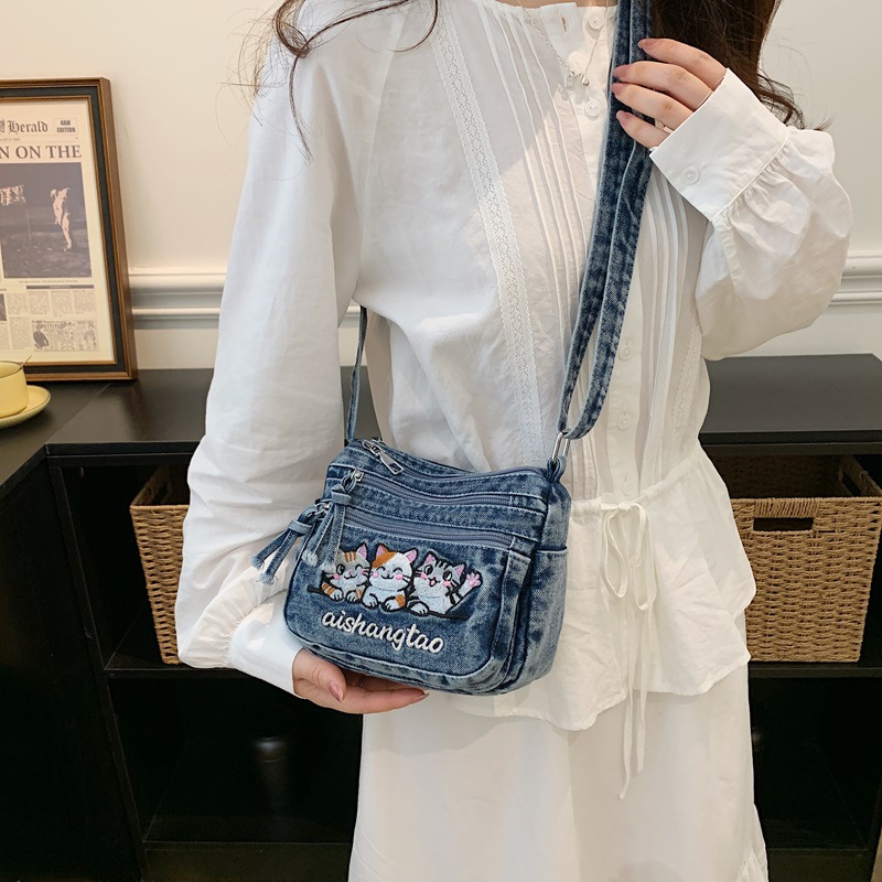 Urocza torebka crossbody w kor – Embroidery Cat recenzja i cena