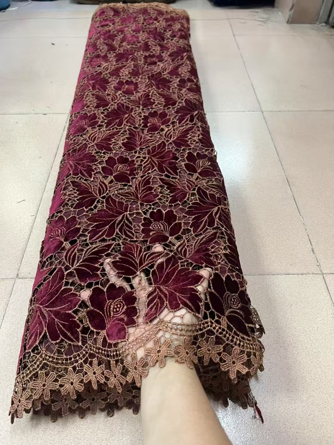 Afrykańska aksamitna koronka 5 – Velvet Fabric Embroidery recenzja i cena