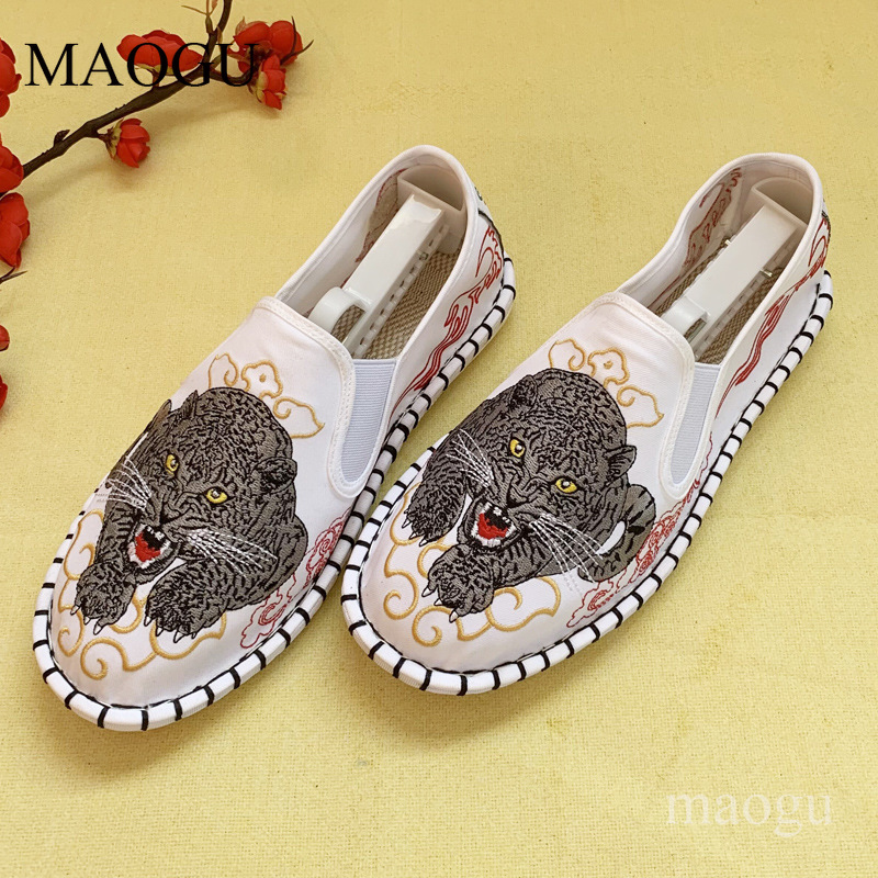 Unisexowe wsuwane buty w chińs – Embroidery Stitches recenzja i cena